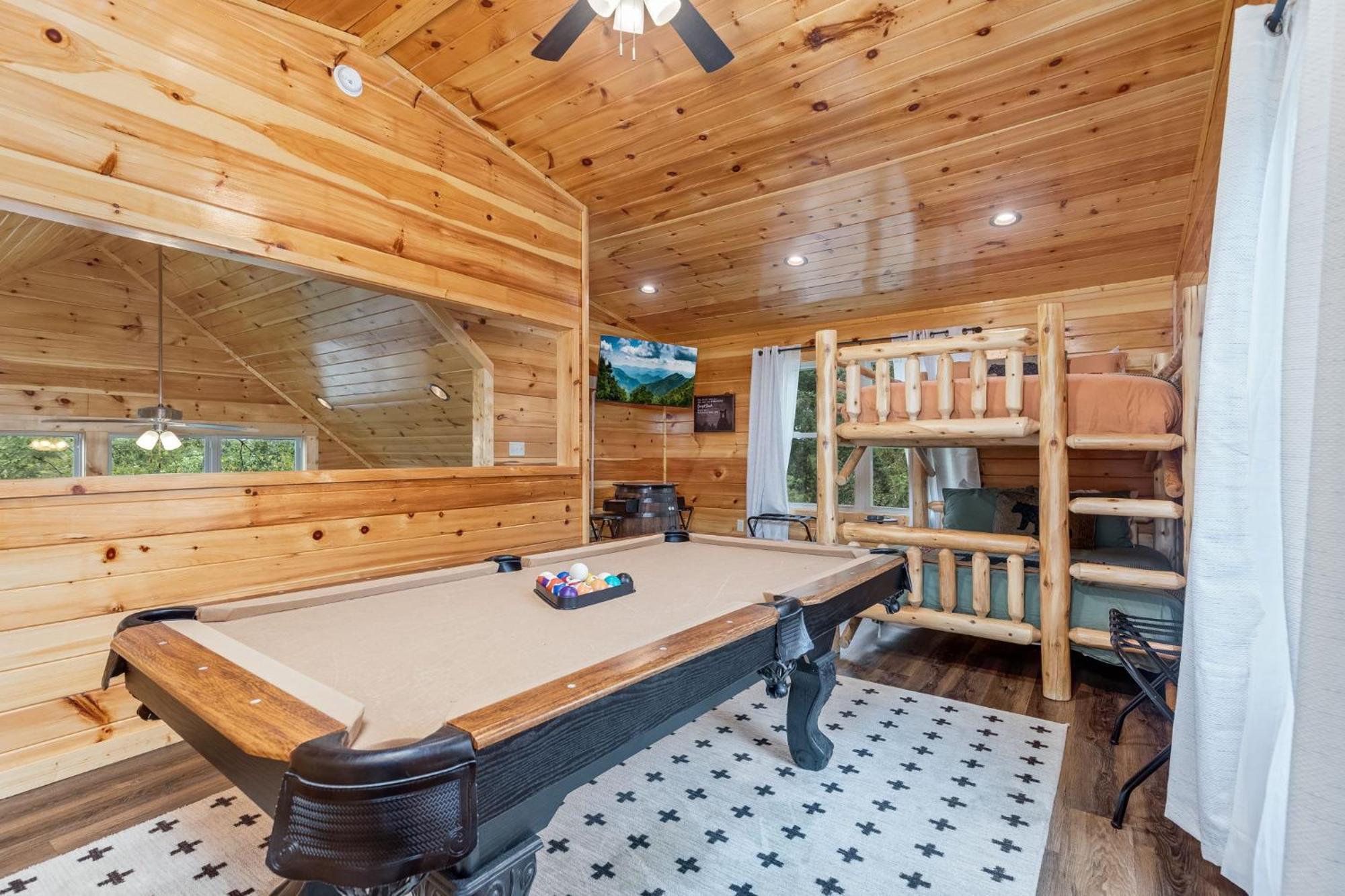 Fully Loaded Cabin In Heart Of Pigeon Forge Eksteriør billede