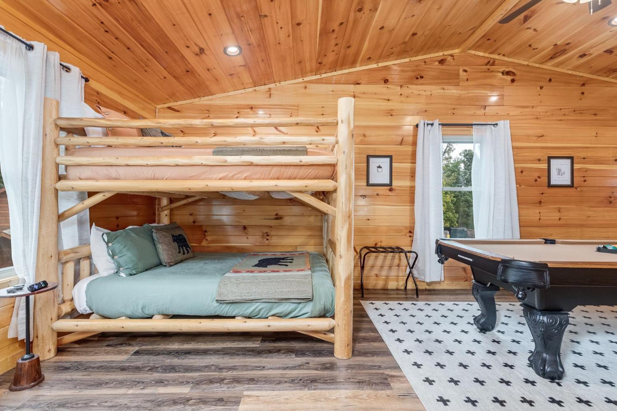 Fully Loaded Cabin In Heart Of Pigeon Forge Eksteriør billede