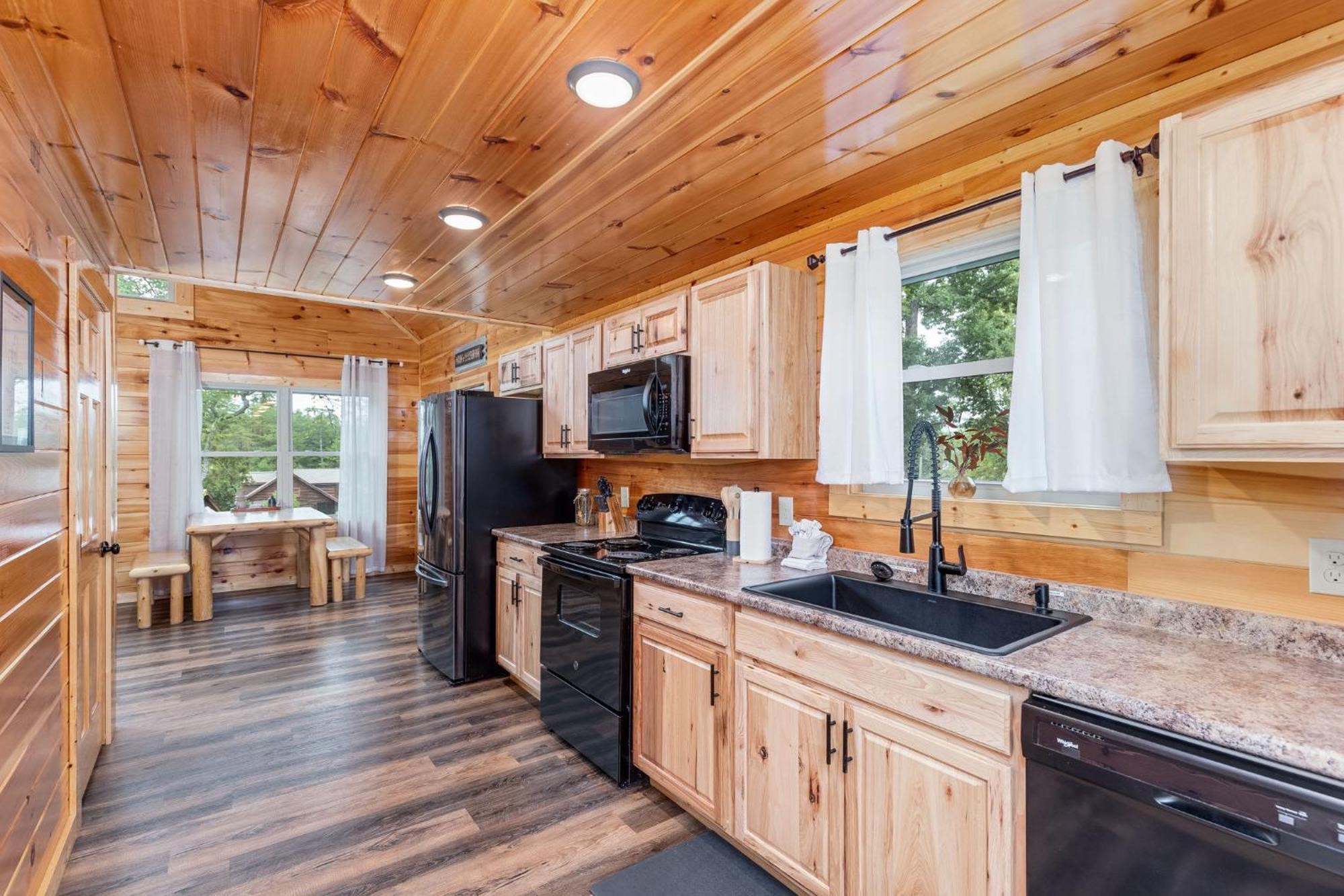 Fully Loaded Cabin In Heart Of Pigeon Forge Eksteriør billede