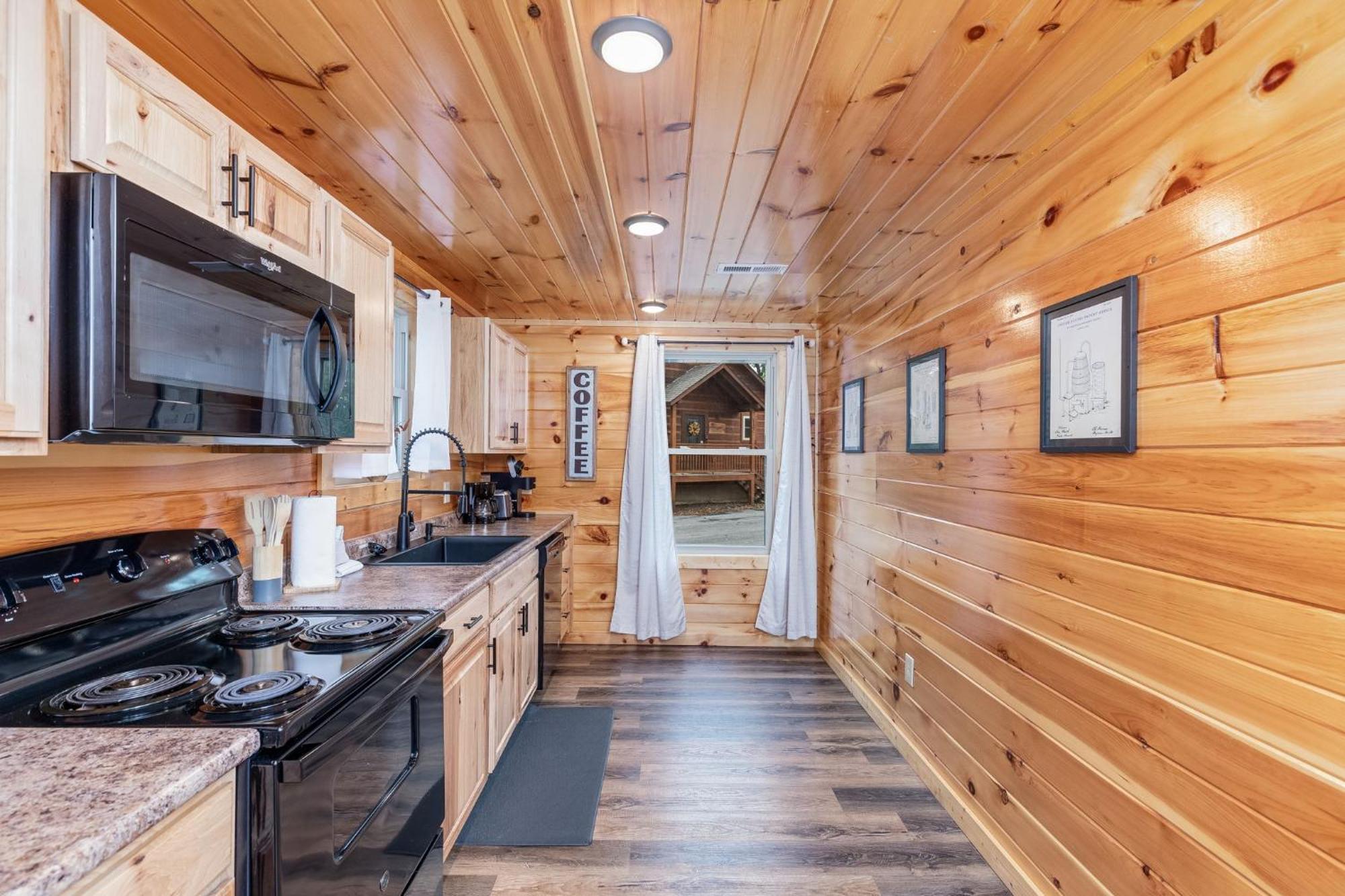 Fully Loaded Cabin In Heart Of Pigeon Forge Eksteriør billede