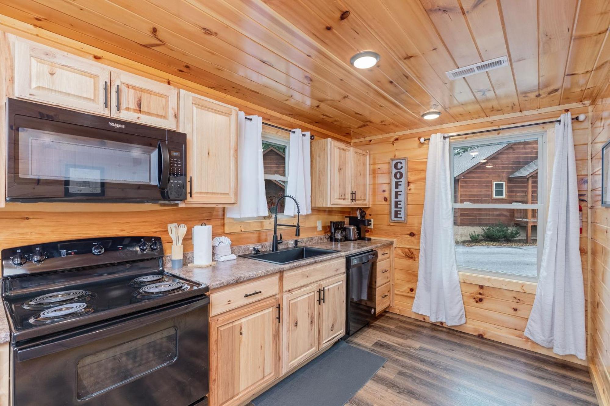 Fully Loaded Cabin In Heart Of Pigeon Forge Eksteriør billede